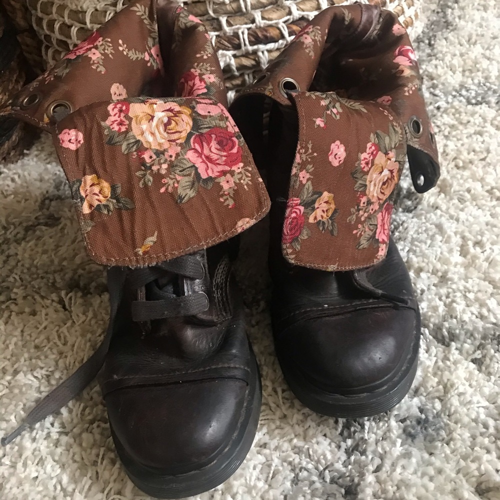 Brown Dr. Marten Triumph 1914 Boot